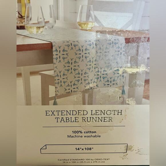 NWT Threshold table runner and placemat set - Picture 2 of 9